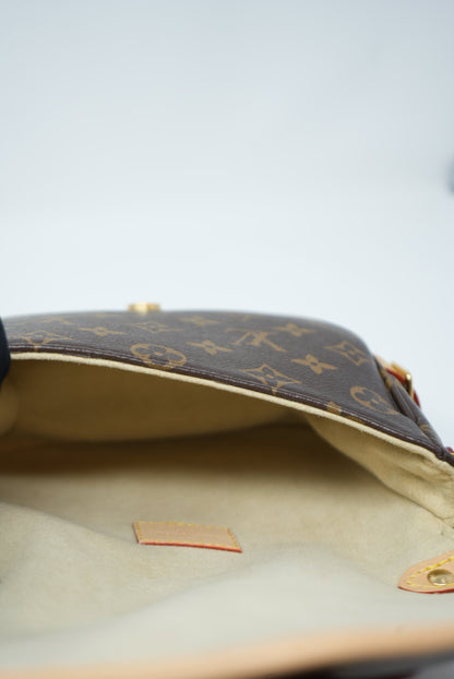 Louis Vuitton Saumur BB Handbag