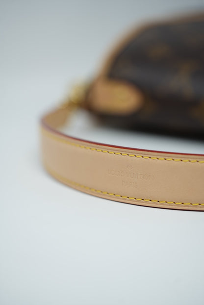 Louis Vuitton Saumur BB Handbag