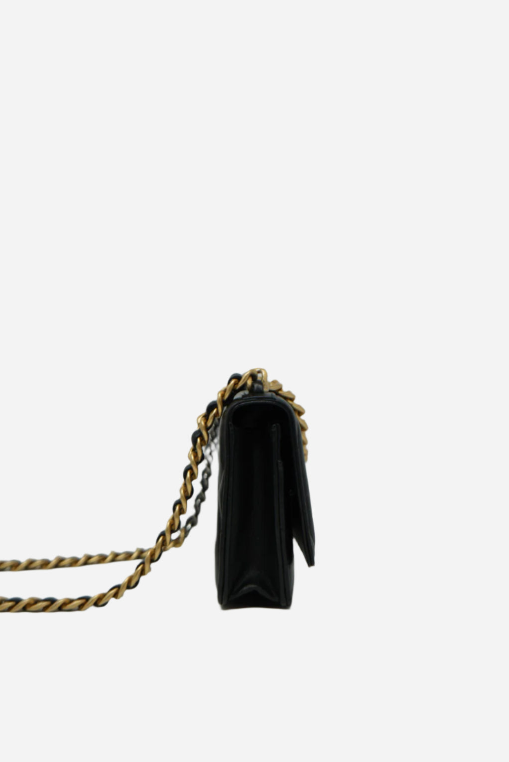 Pre-Owned CHANEL 2021-2023 CHANEL 19 WALLET ON CHAIN