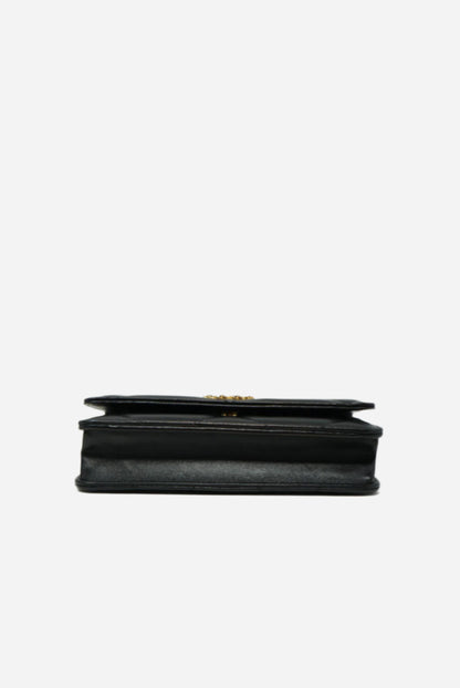 Pre-Owned CHANEL 2021-2023 CHANEL 19 WALLET ON CHAIN