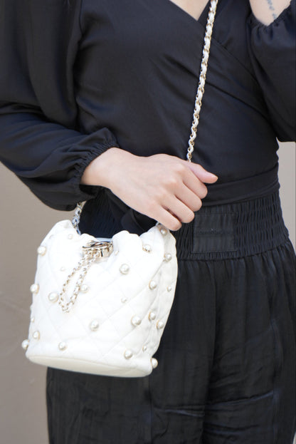 Pre-owned Chanel Lambskin Pearl Drawstring Bag 2021