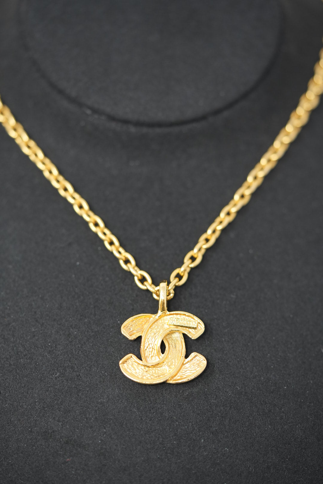 Pre-owned Chanel 80's Mini CC Quilted Necklace