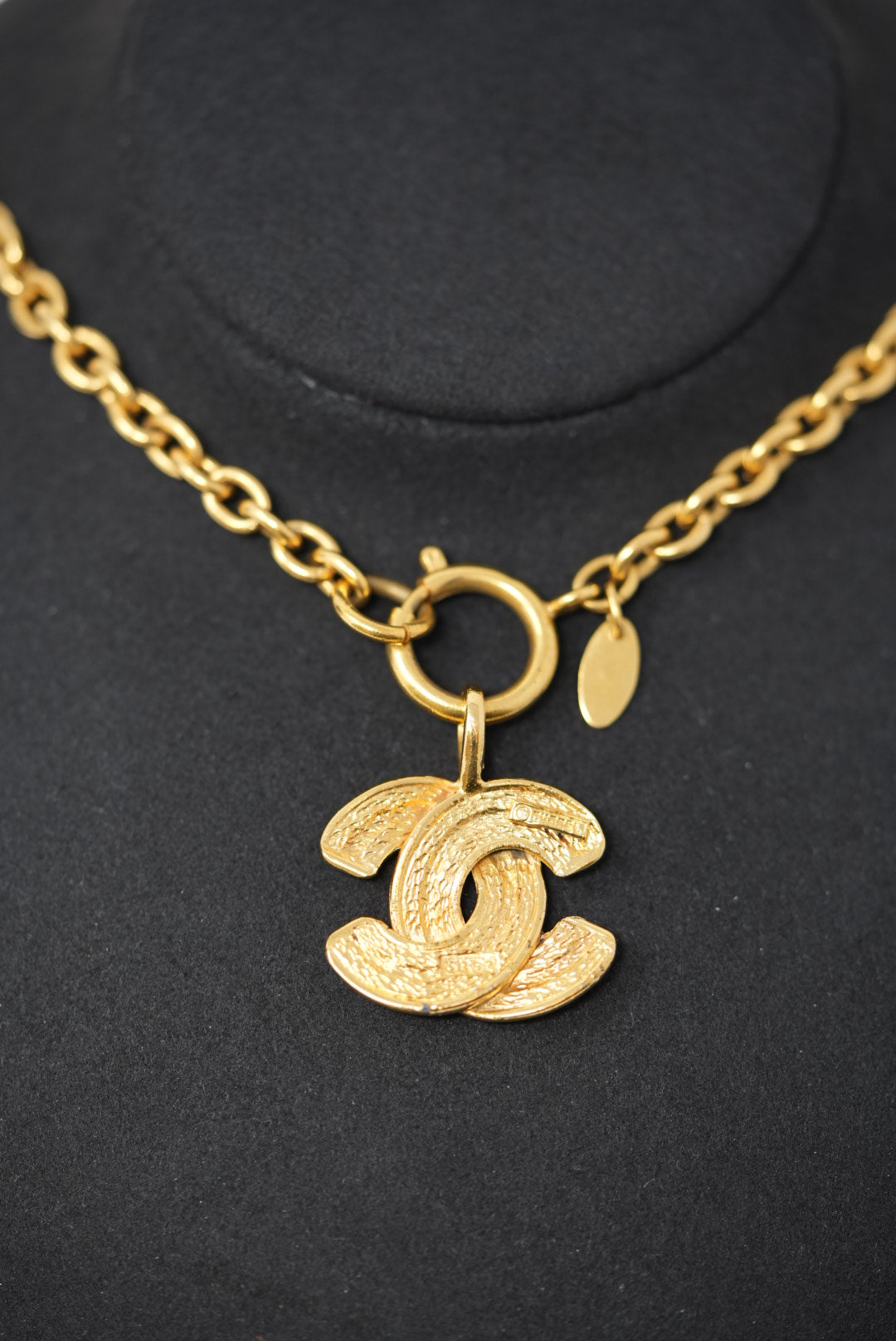 Pre-owned Chanel CC Quilted Necklace