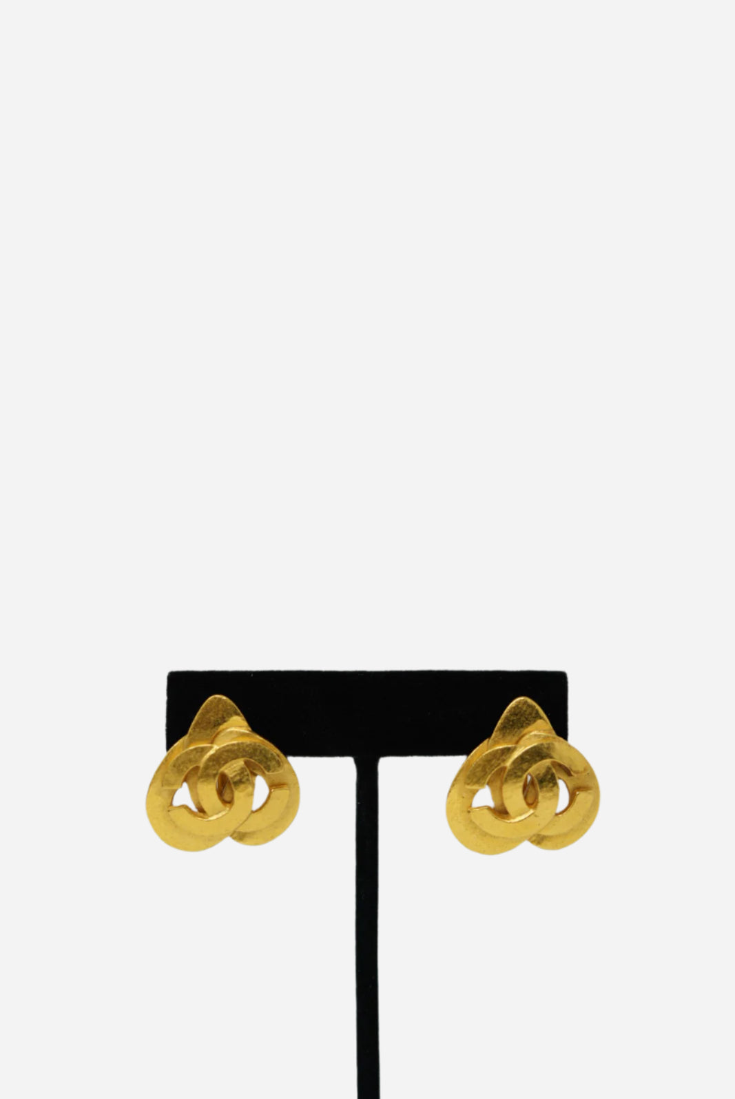Pre-Owned Chanel Heart Earrings Clip on