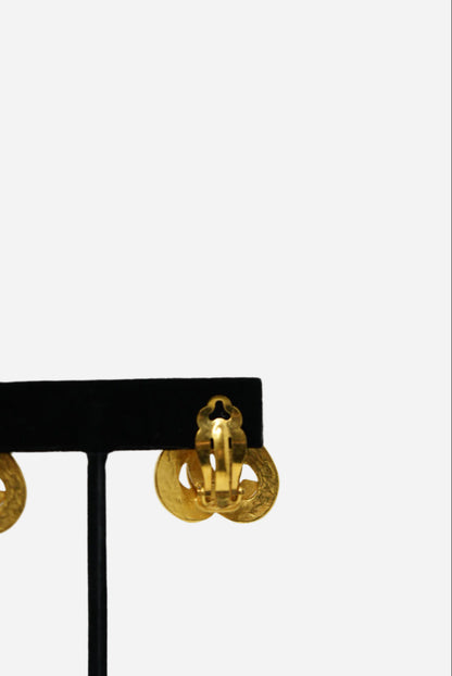 Pre-Owned Chanel Heart Earrings Clip on