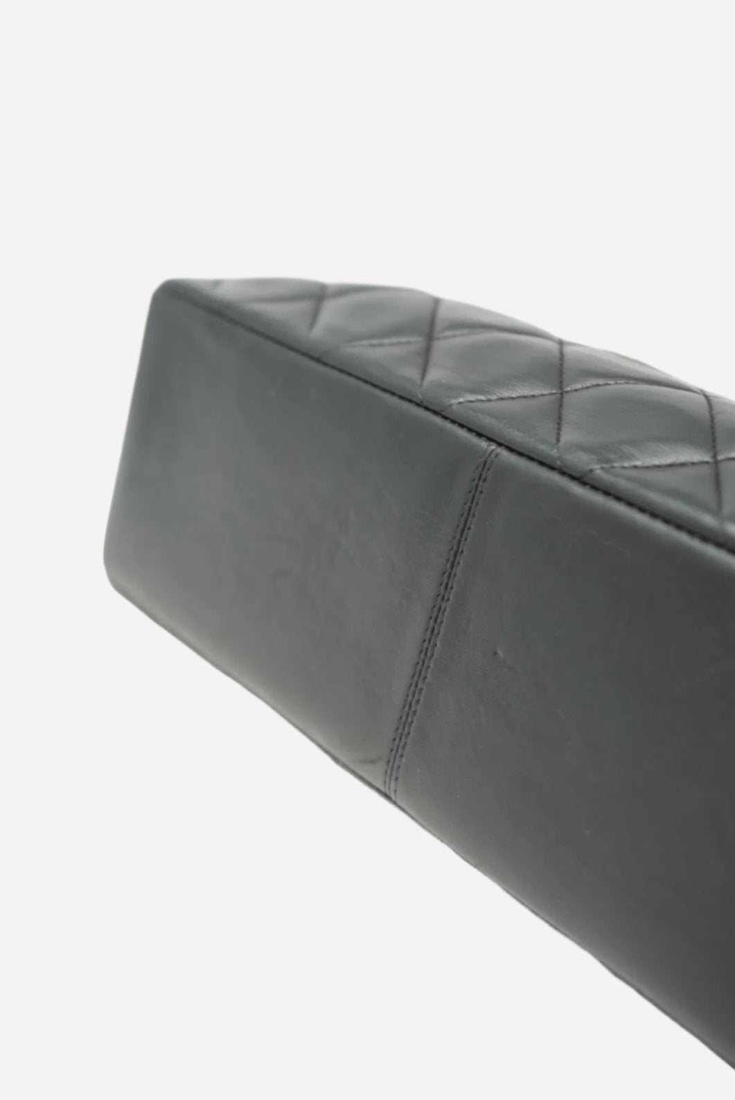 Pre-Owned CHANEL Paris Edition Shoulder Bag Black Lambskin 1994-1996
