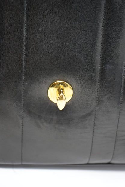 Pre-Owned Chanel Maxi 30 1994-1996