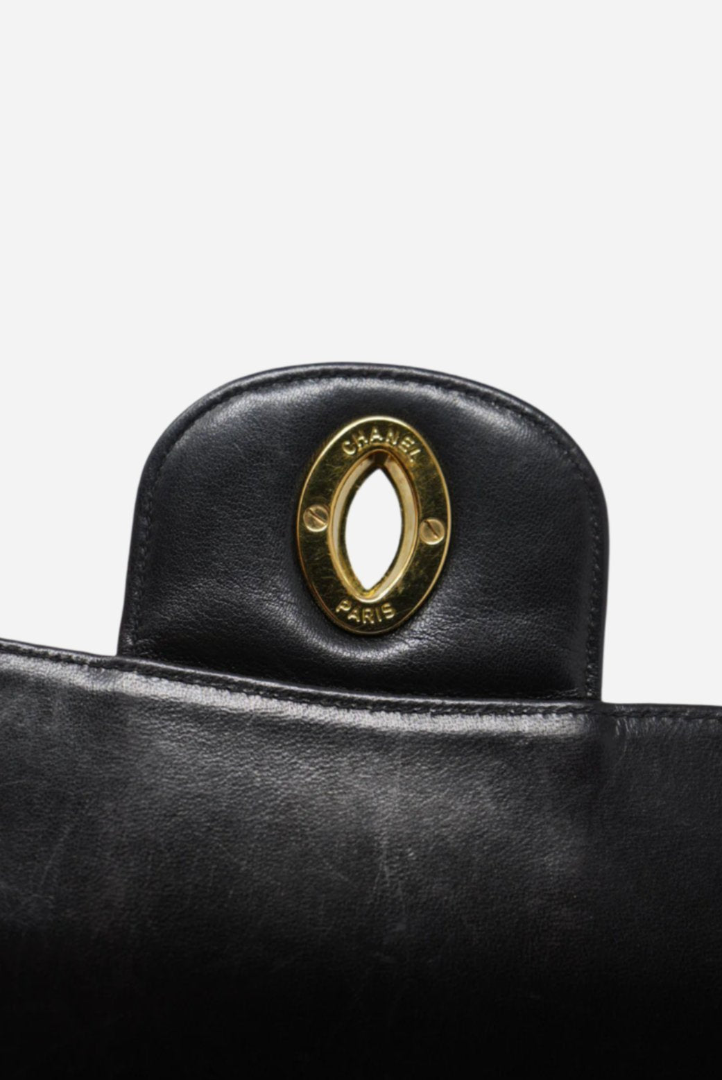 Pre-Owned Chanel Maxi 30 1994-1996
