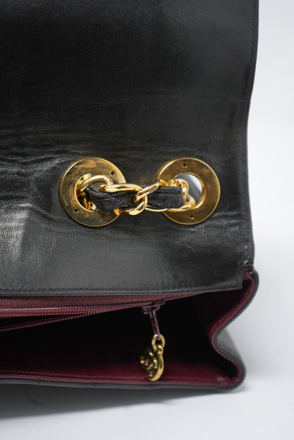 Pre-Owned Chanel Maxi 30 1994-1996