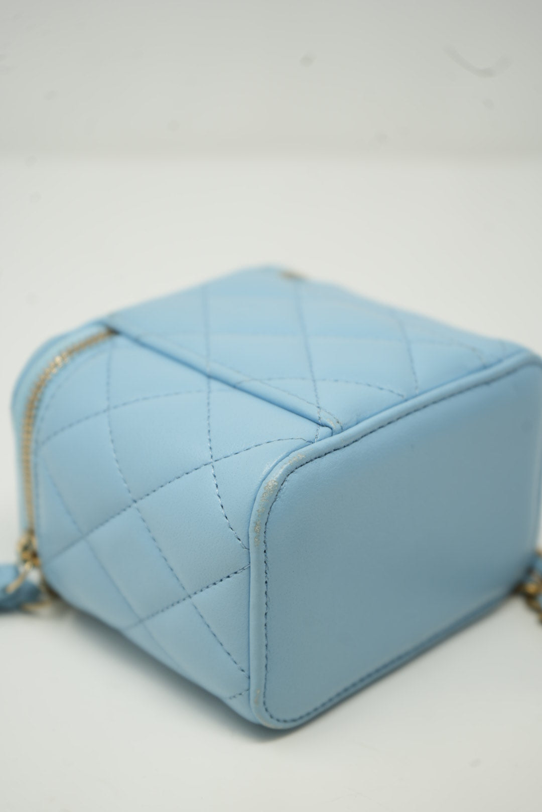 Pre-Owned Chanel SMALL VANITY WITH CHAIN Pearl Crush 2022