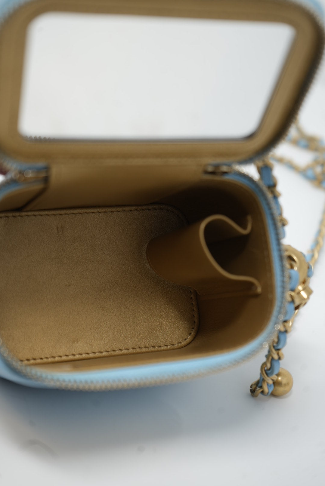 Pre-Owned Chanel SMALL VANITY WITH CHAIN Pearl Crush 2022
