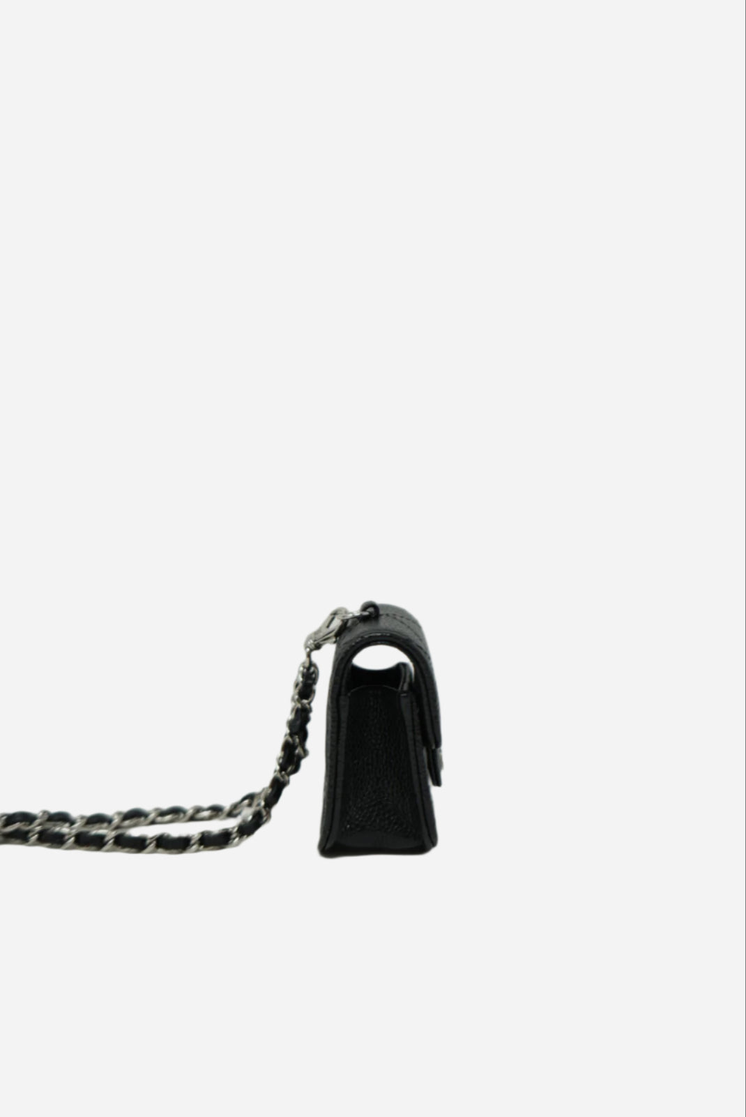 Pre-owned CHANEL Caviar Quilted Airpods Case