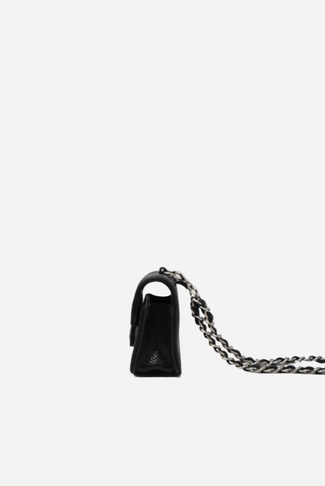 Pre-owned CHANEL Caviar Quilted Airpods Case