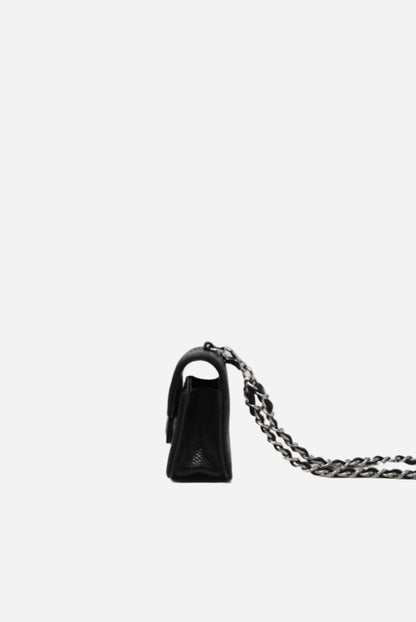 Pre-owned CHANEL Caviar Quilted Airpods Case