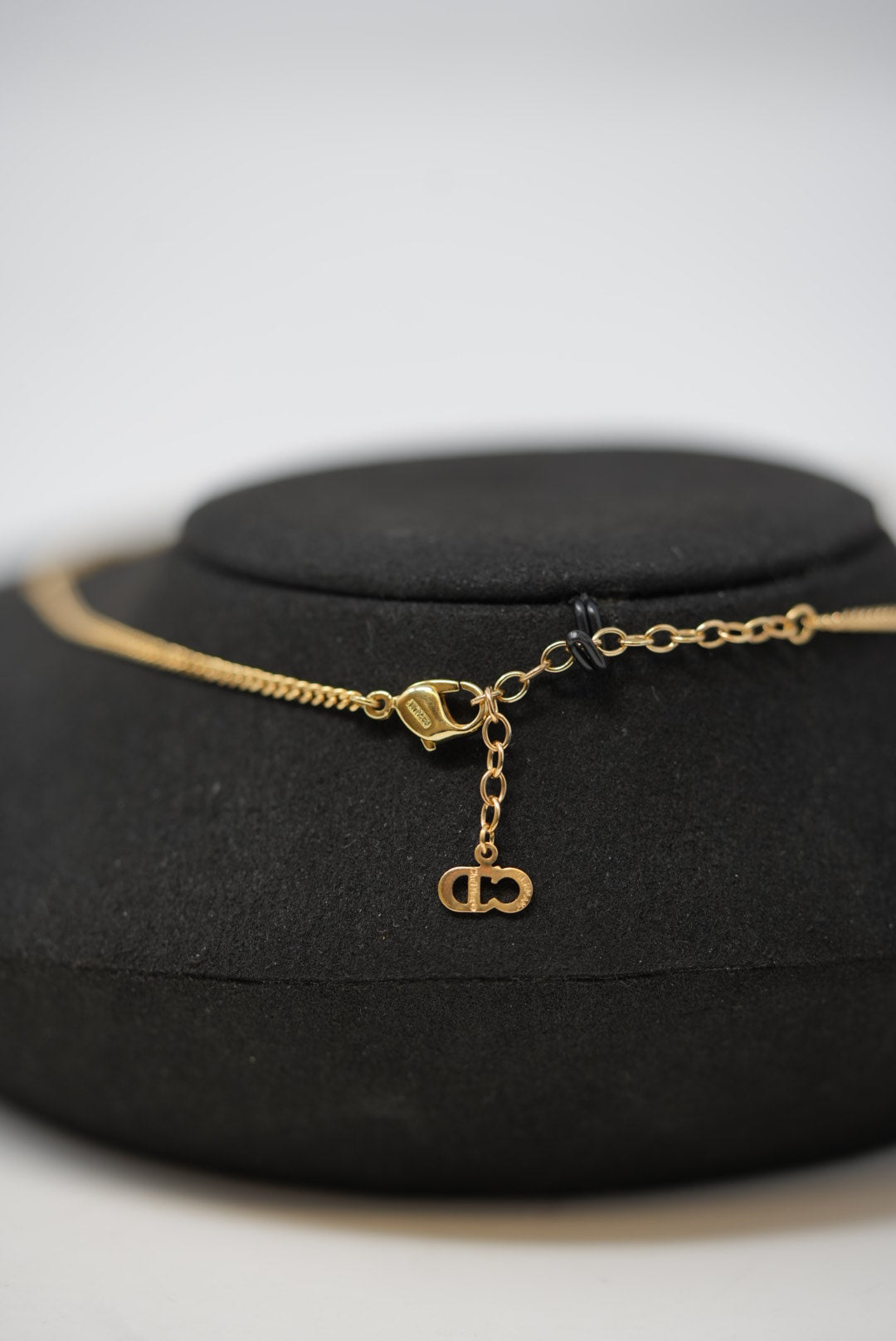 Dior Vintage Gold-Tone Rhinestone Ribbon Necklace