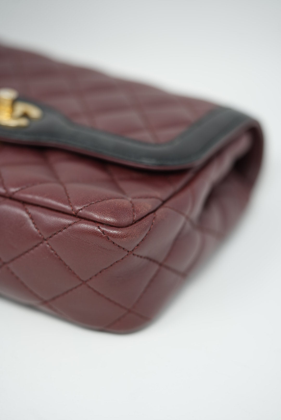 Pre-Owned Chanel 2015-2016 Lambskin Mini Two-Tone Day Flap Bag