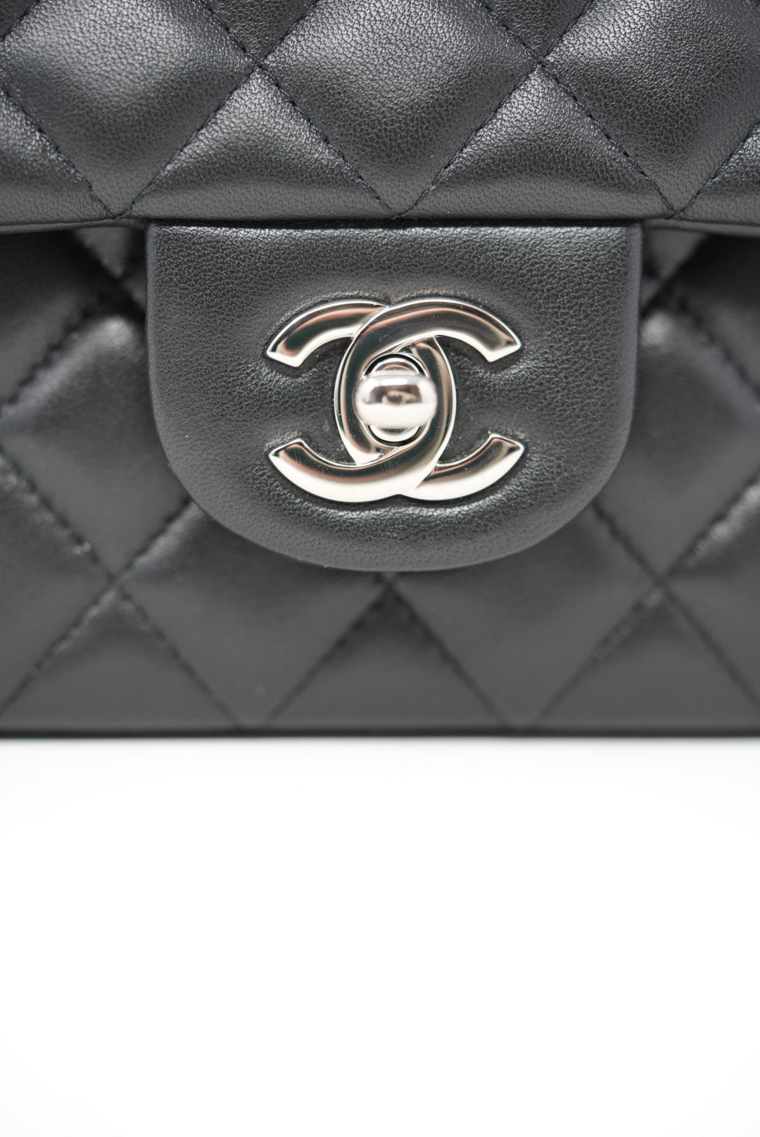 Pre-Owned Chanel 2021 Black Lambskin Classic Mini Flap Bag