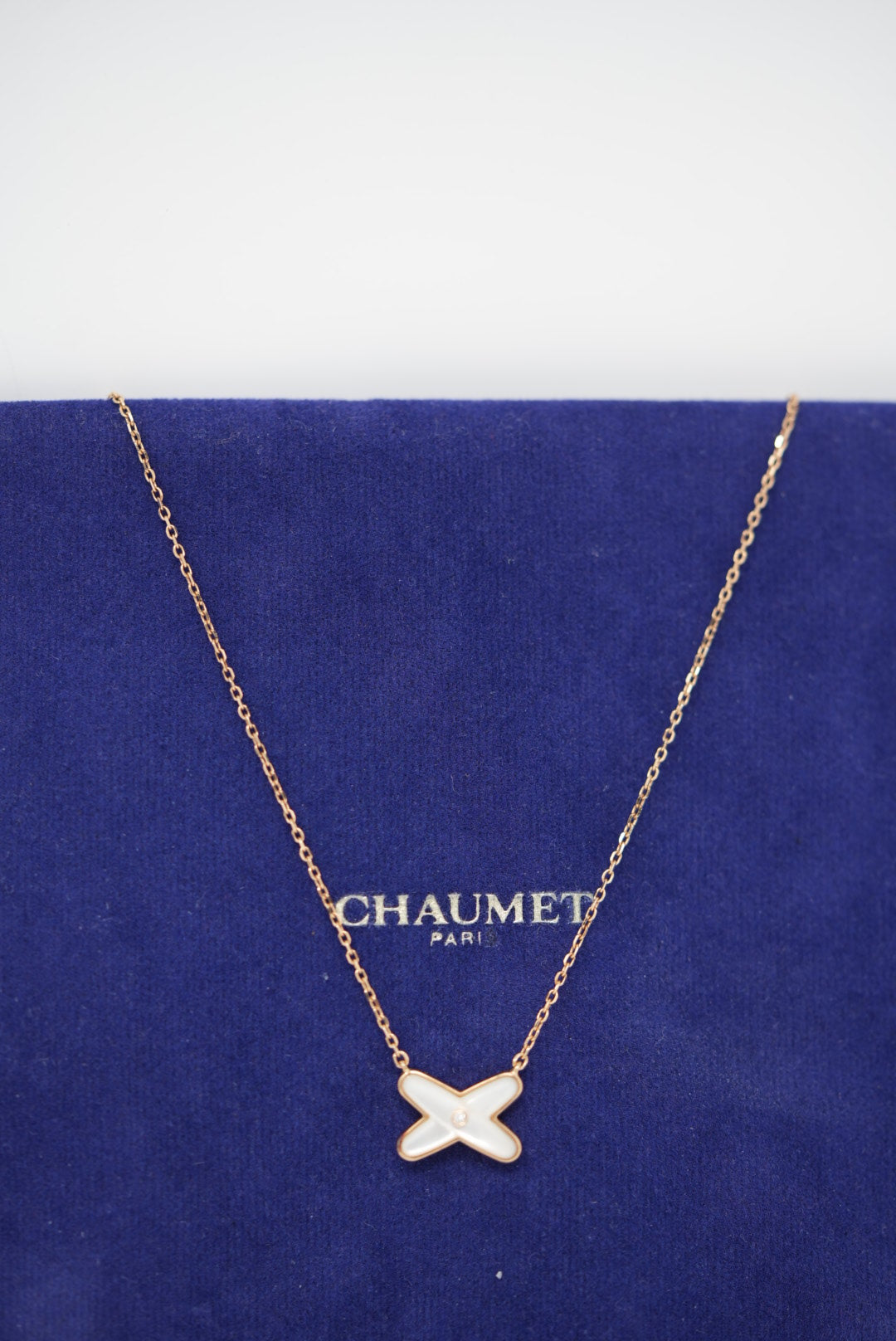 Chaumet Mother-Of-Pearl Necklace Rose Gold