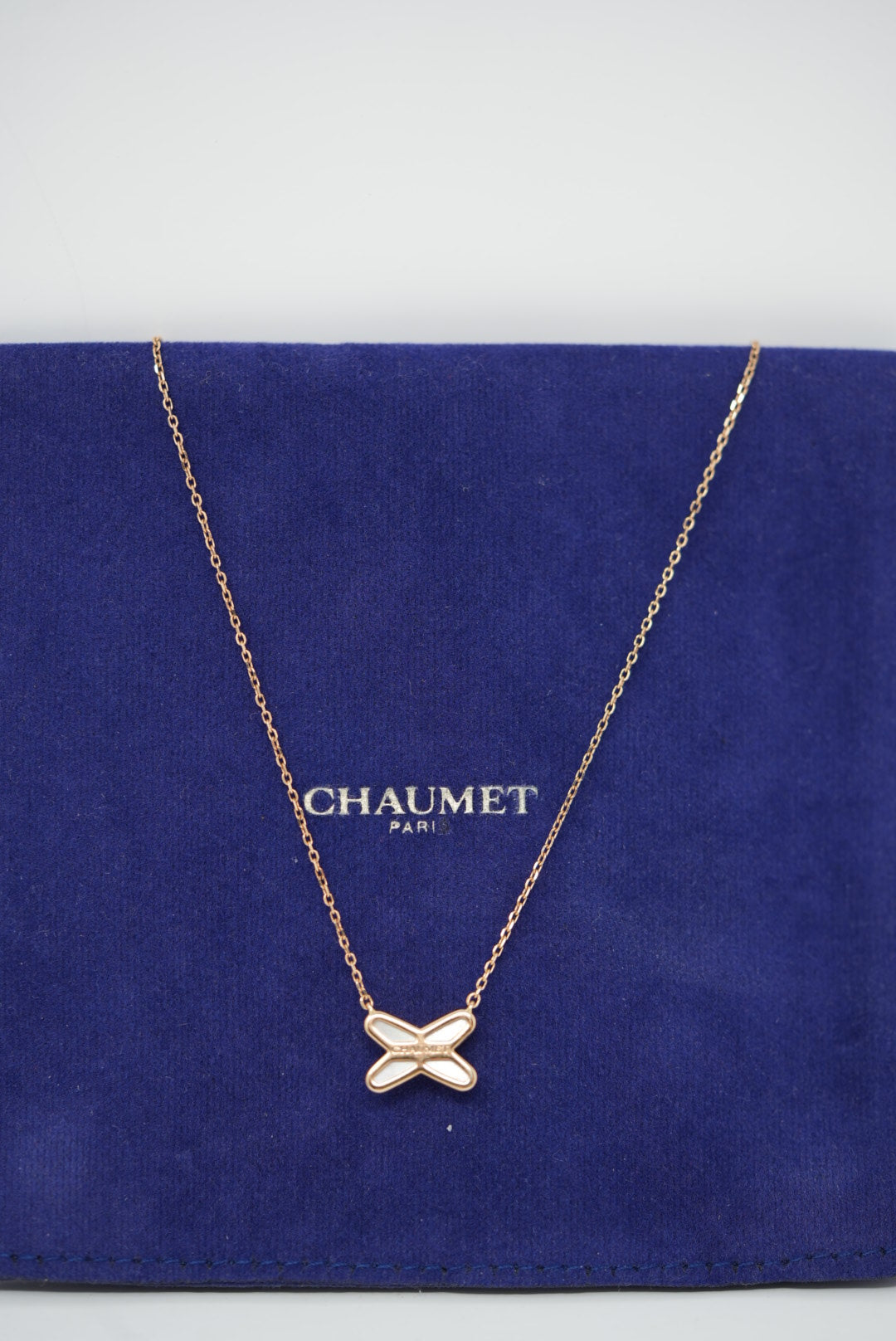 Chaumet Mother-Of-Pearl Necklace Rose Gold