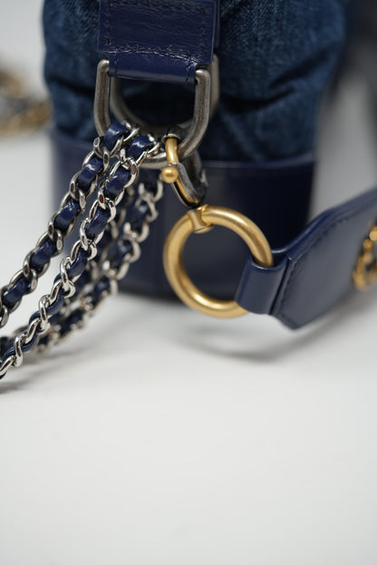 Pre-owned Chanel 2020 Gabrielle Denim Hobo Small