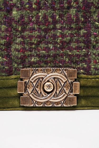 Pre-Owned Chanel Velvet Tweed Medium Boy Flap