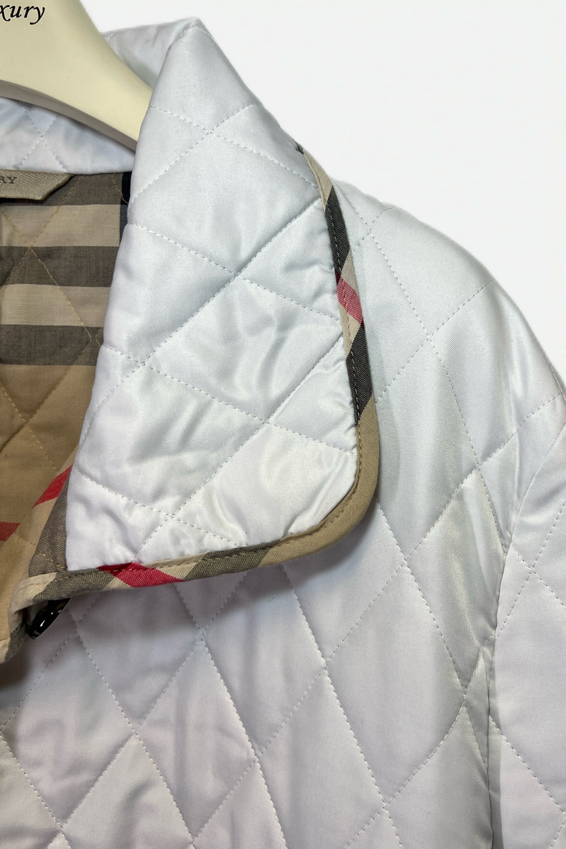 Burberry White Quilted Jacket Size XXL
