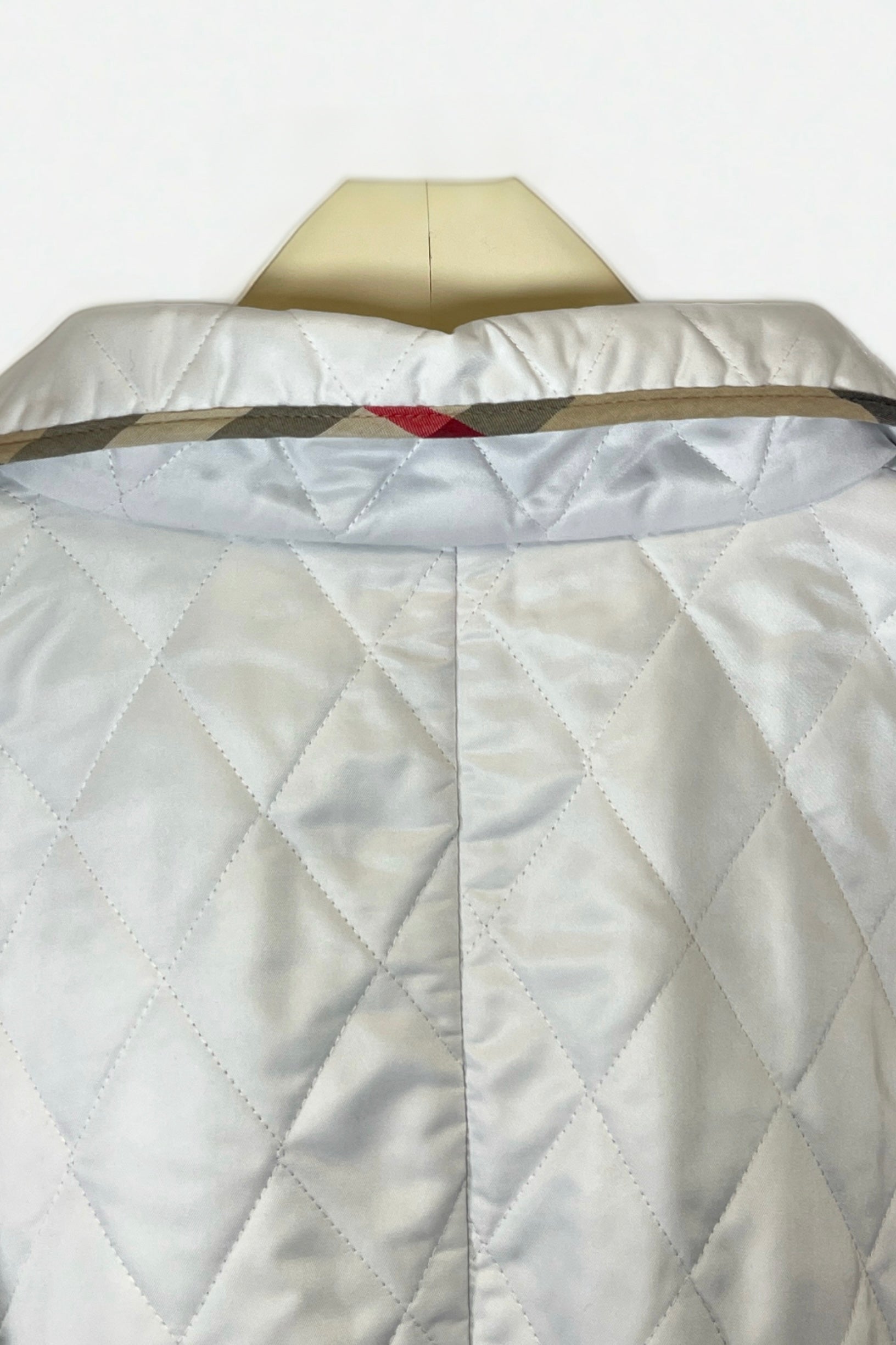 Burberry White Quilted Jacket Size XXL