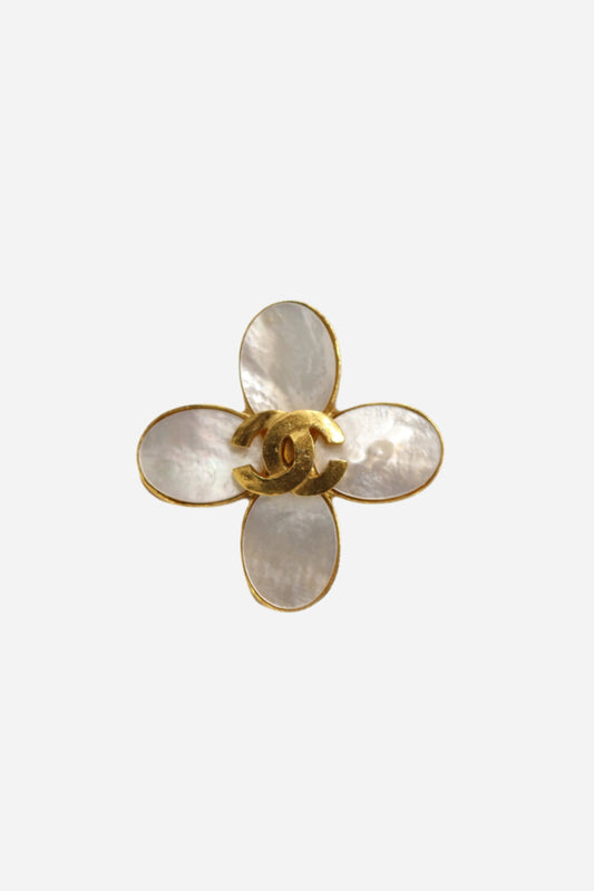 Pre-Owned Chanel 1995 Mother Of Pearl CC Brooch
