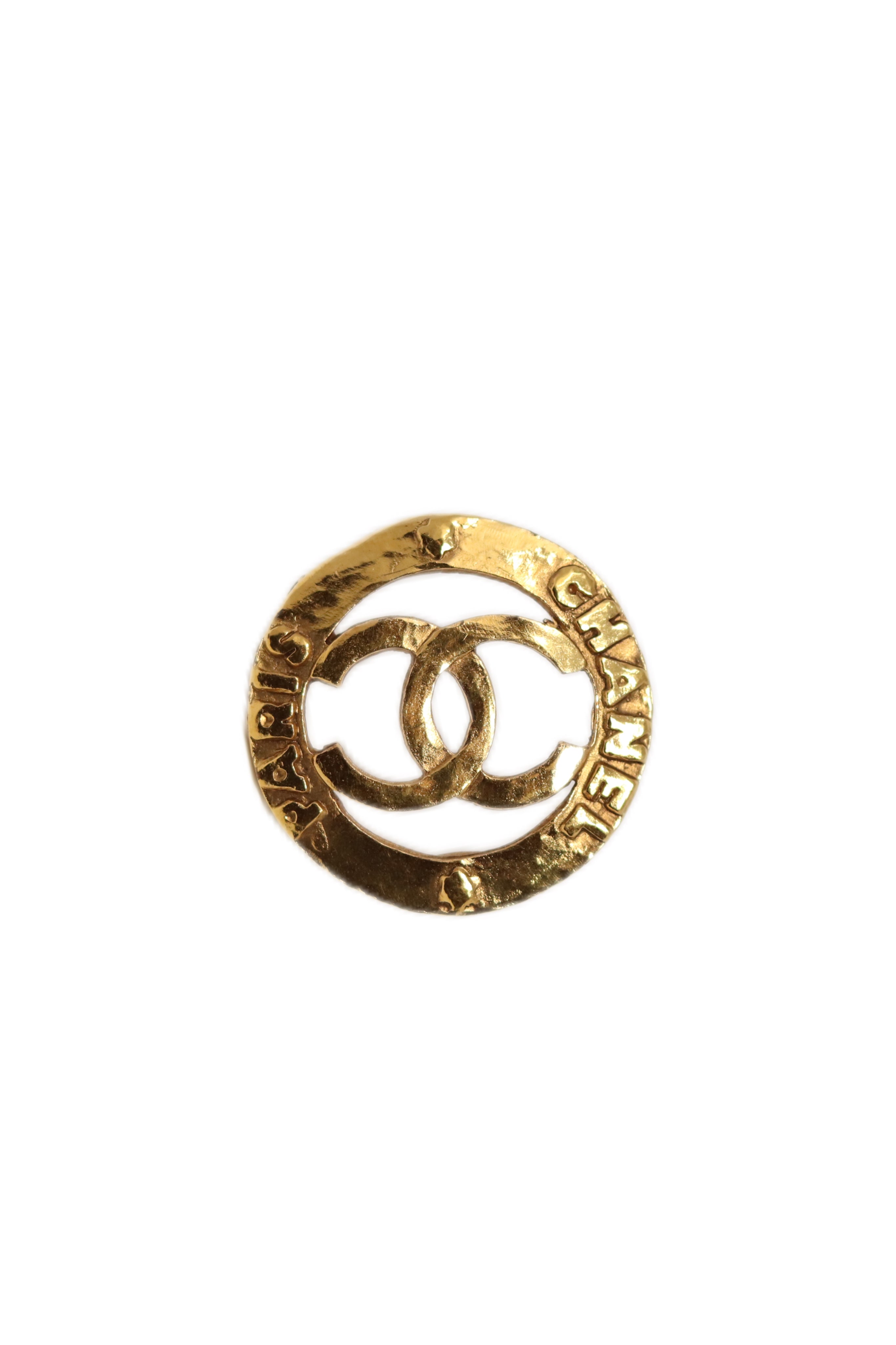 Pre-Owned Chanel Round CC Brooch