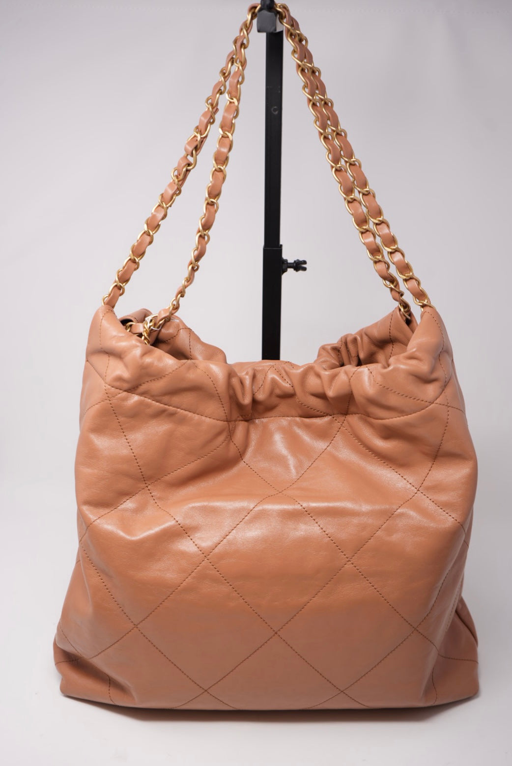 Pre-Owned Chanel 22 HandBag Calfskin Camel