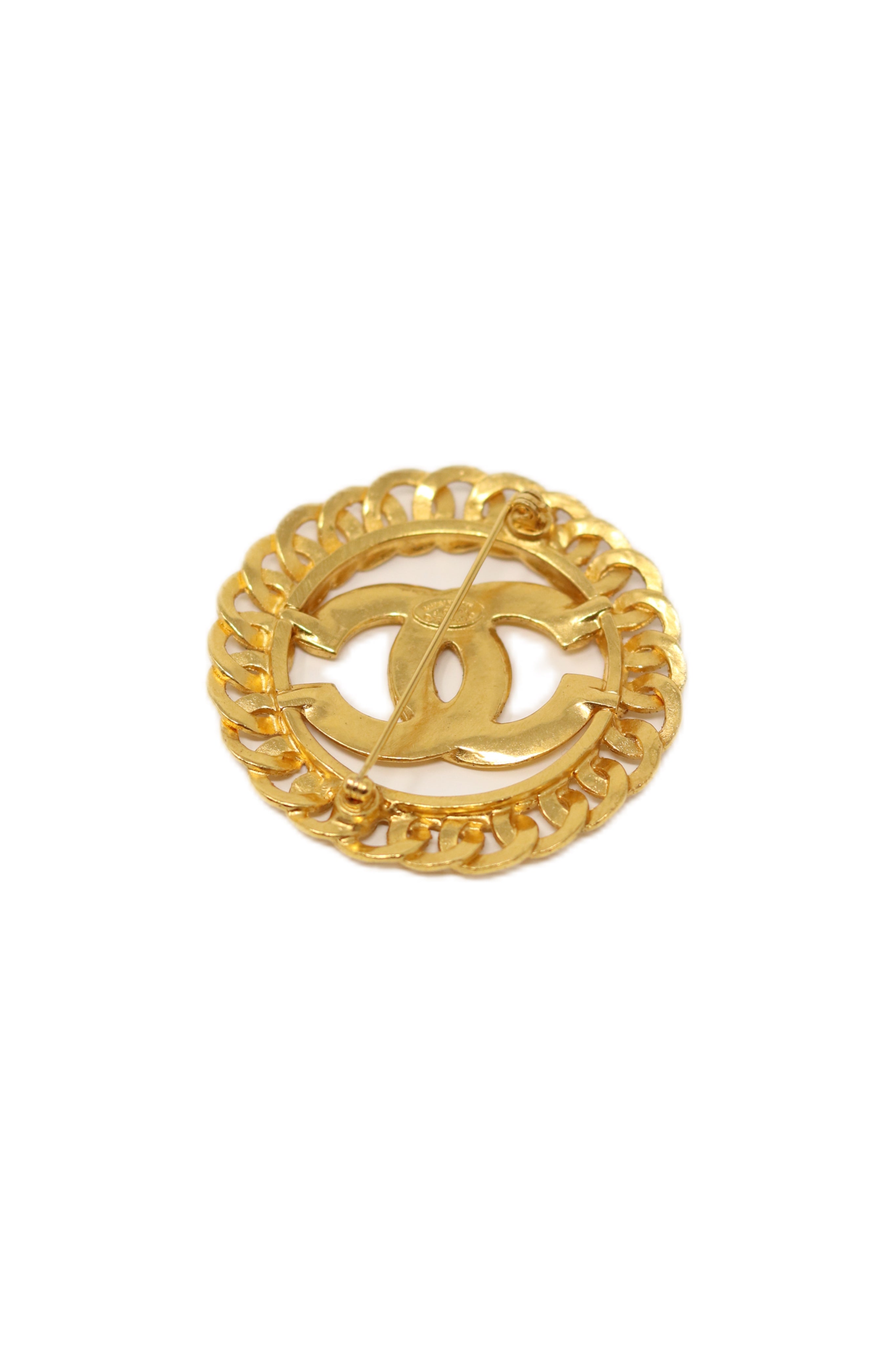 Pre-Owned Chanel CC Brooch Gold-Plated