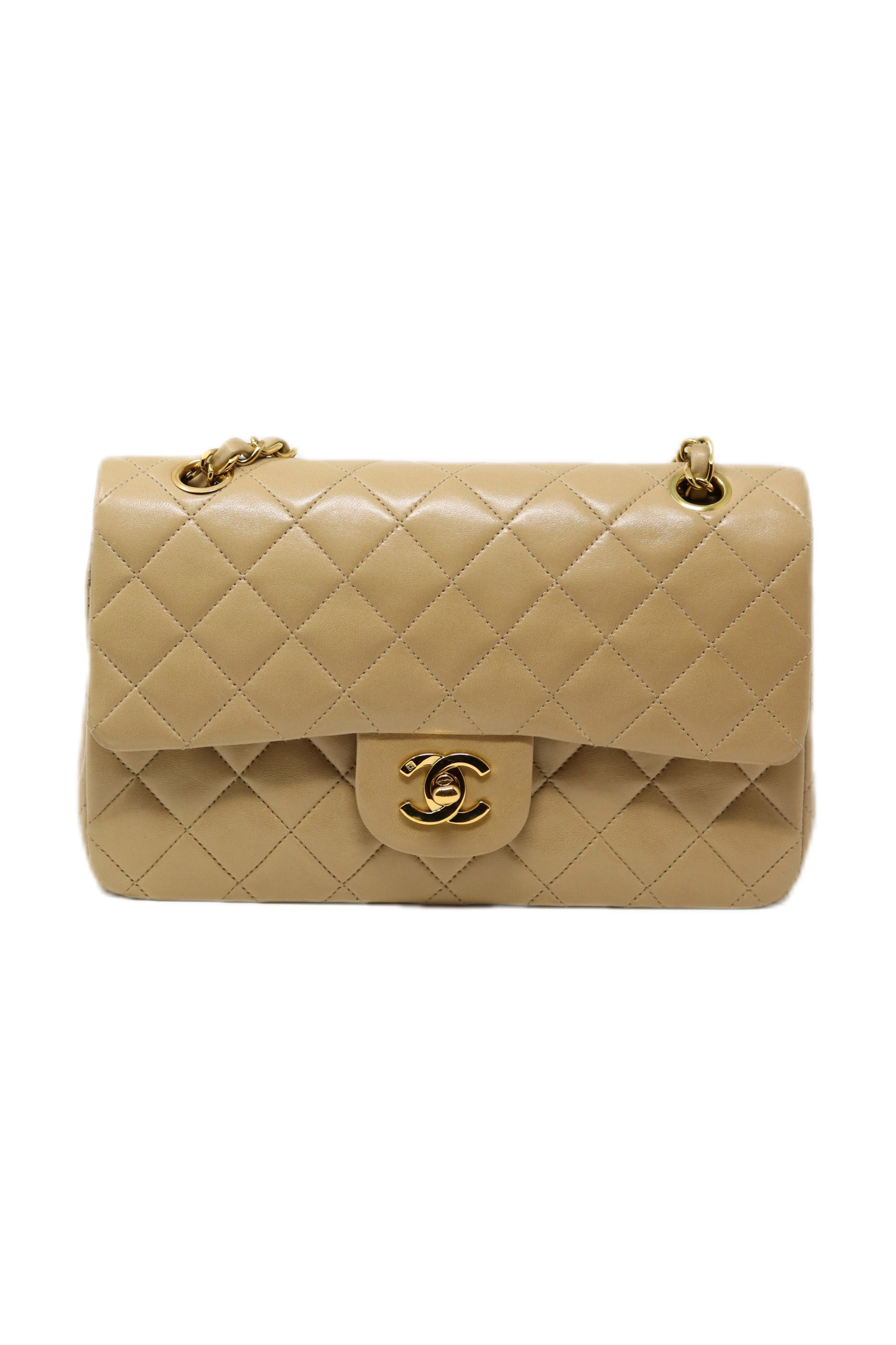 Pre-Owned CHANEL Beige Lambskin Classic Double Flap Small