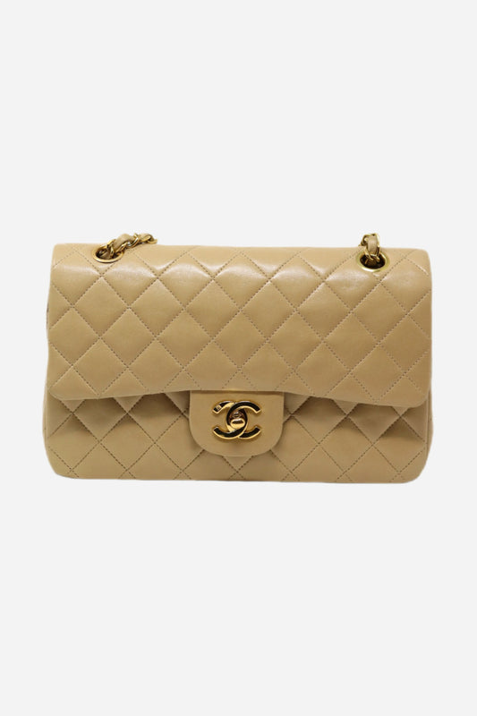 Pre-Owned CHANEL Beige Lambskin Classic Double Flap Small