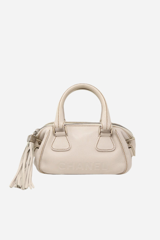 Pre-Owned Chanel 2003-2004 Mini Handle Bag Calfskin White