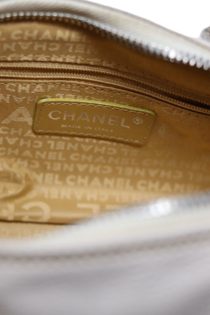 Pre-Owned Chanel 2003-2004 Mini Handle Bag Calfskin White