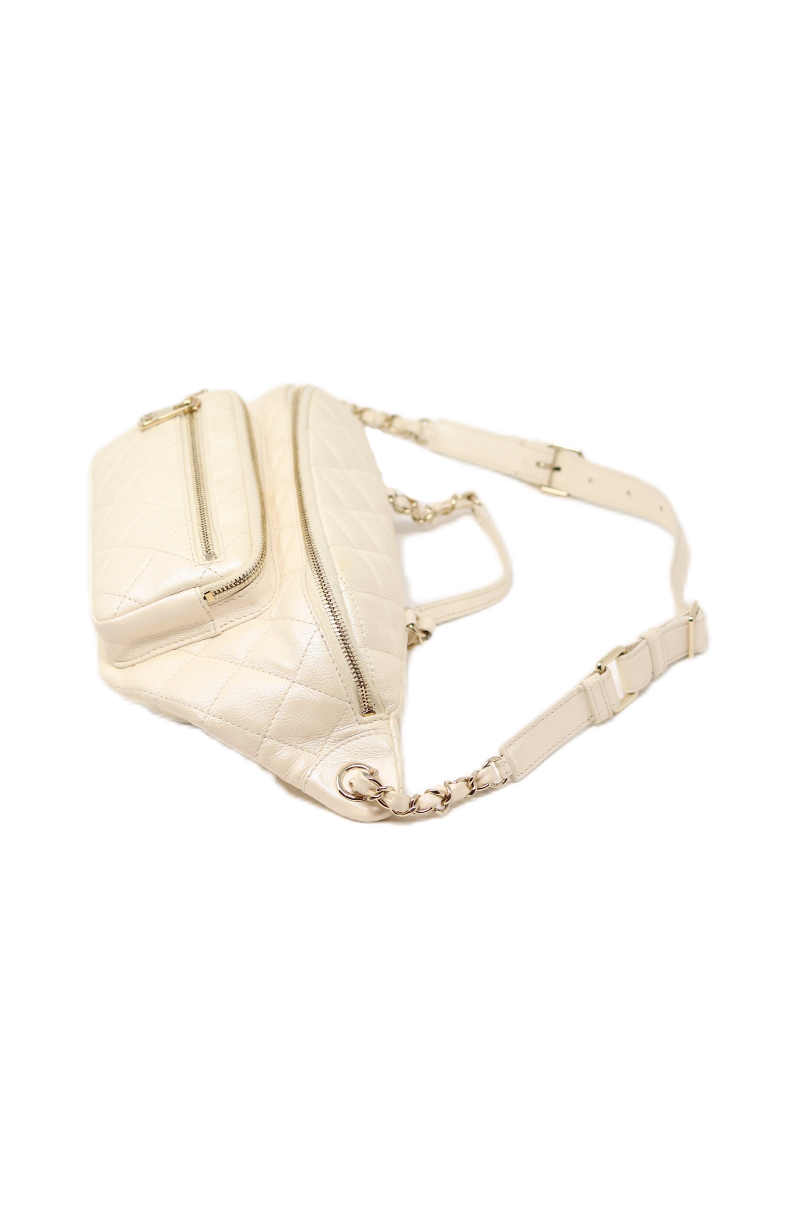 Pre-Owned Chanel 2019 Chest Bag Caviar White