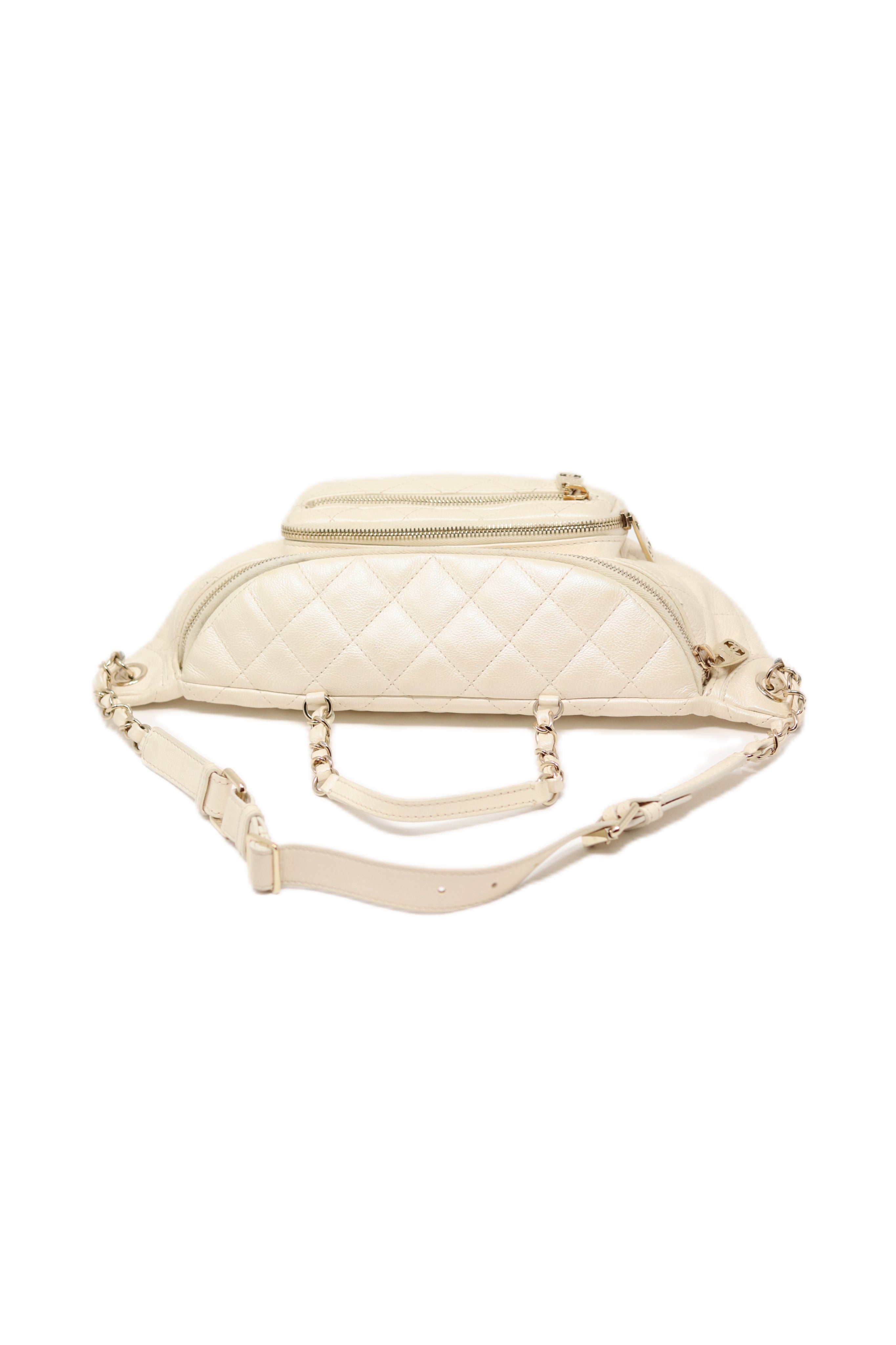 Pre-Owned Chanel 2019 Chest Bag Caviar White
