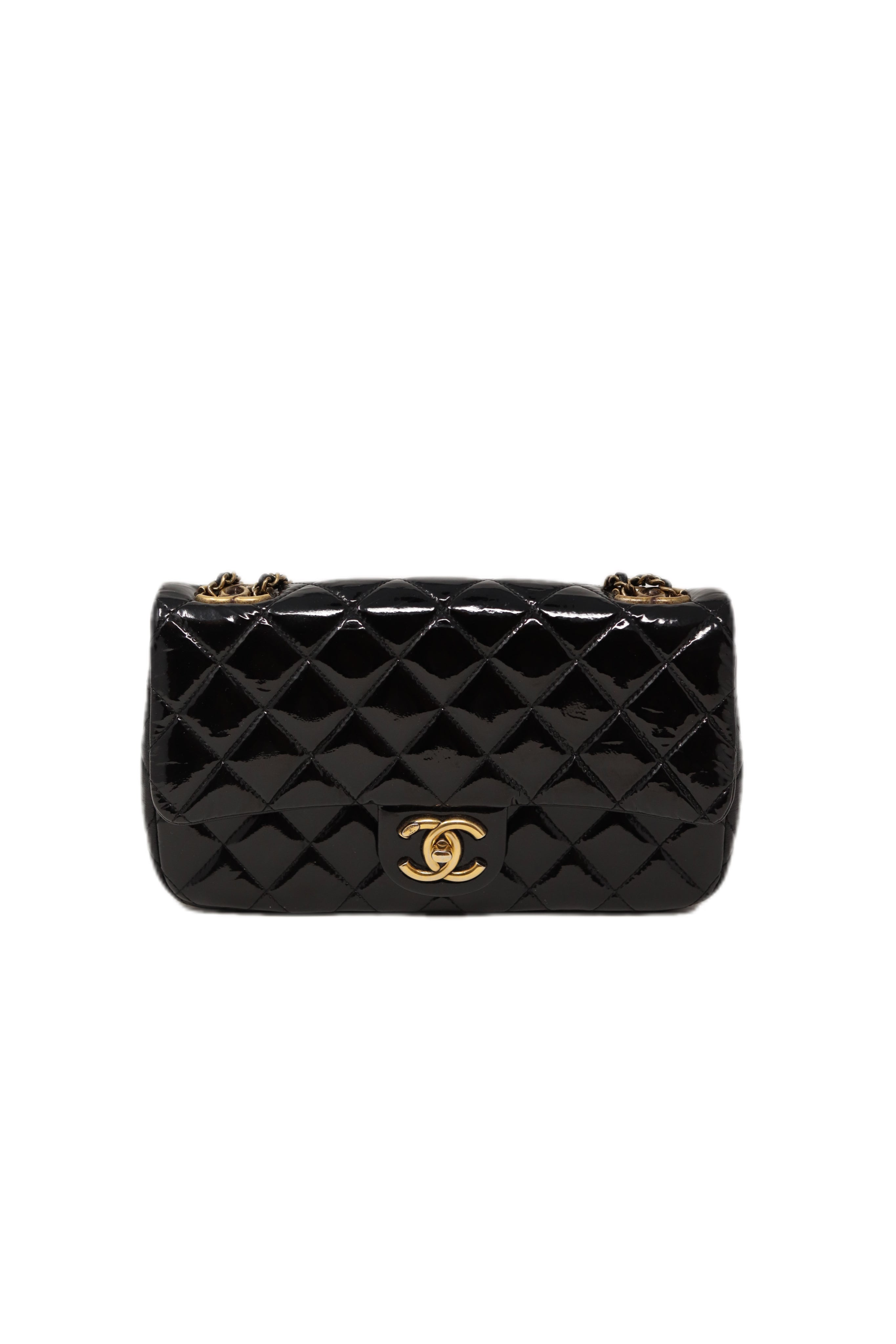 Pre-Owned Chanel 2015-2016 Patent&Calfskin Flap Bag Black