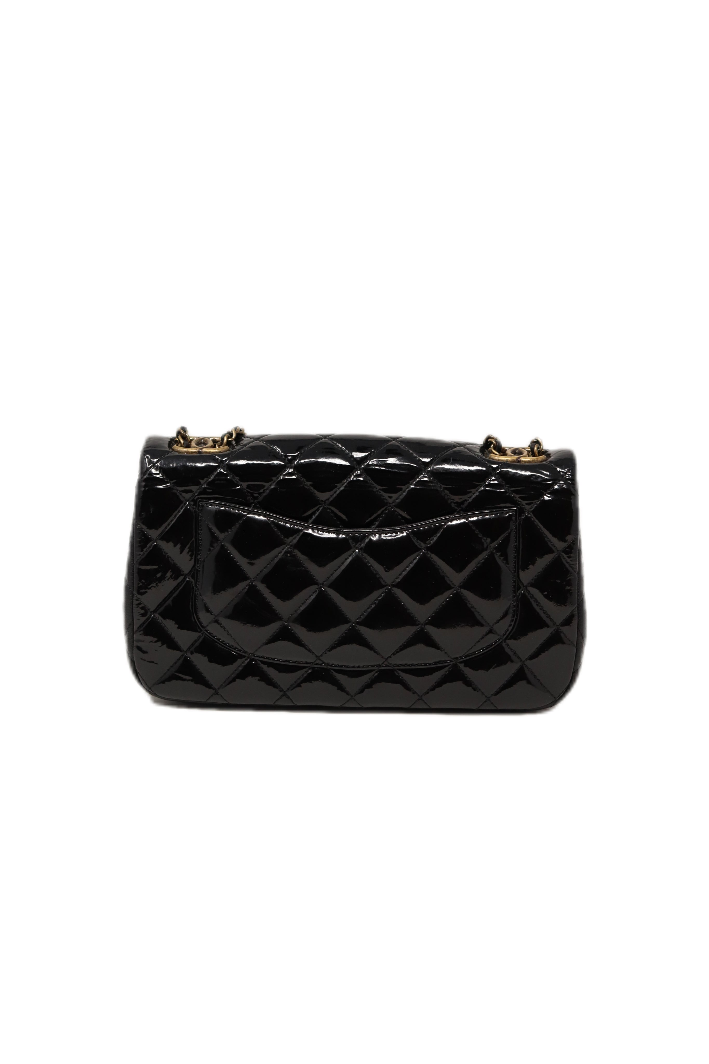 Pre-Owned Chanel 2015-2016 Patent&Calfskin Flap Bag Black