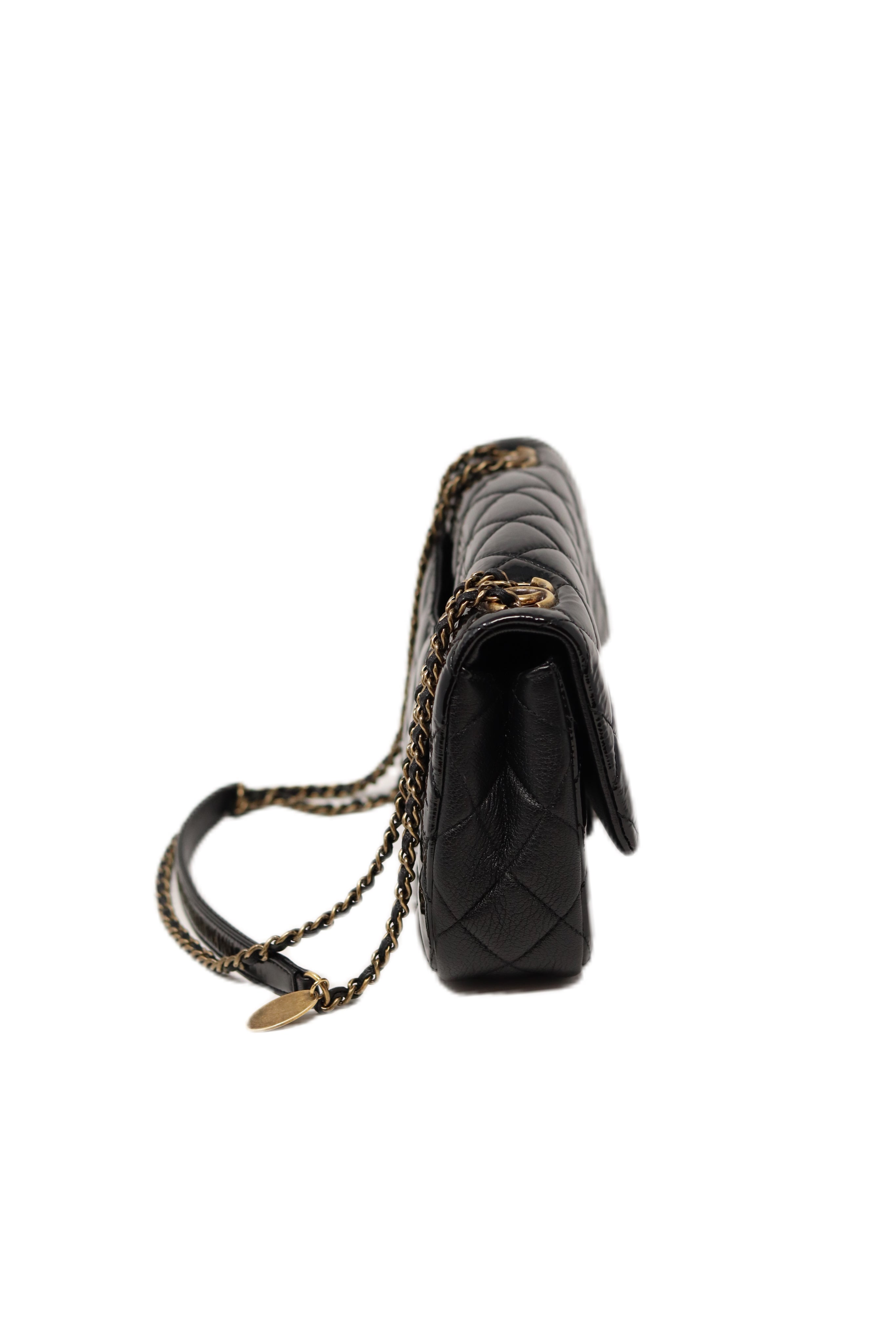 Pre-Owned Chanel 2015-2016 Patent&Calfskin Flap Bag Black