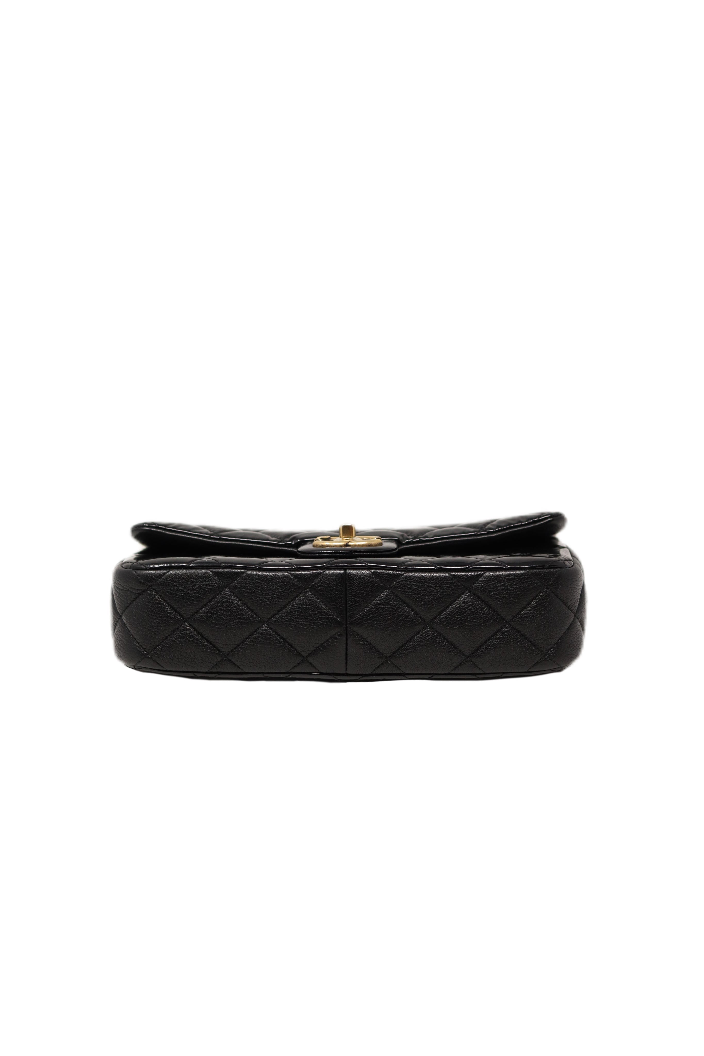 Pre-Owned Chanel 2015-2016 Patent&Calfskin Flap Bag Black