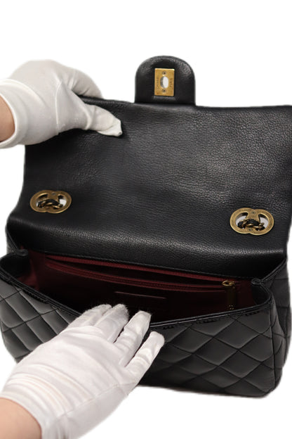 Pre-Owned Chanel 2015-2016 Patent&Calfskin Flap Bag Black