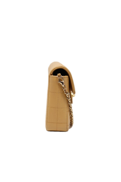 Pre-Owned CHANEL 2002-2003 Chocolate Bar Shoulder Bag Beige