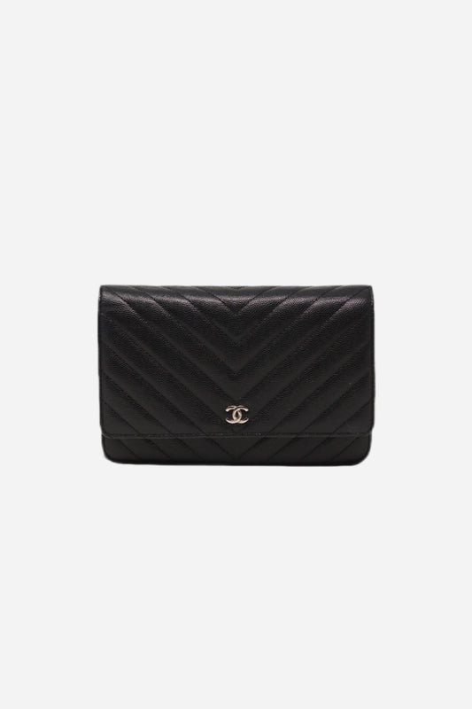 Pre-Owned Chanel 2017-2018 V Pattern Wallet On Chain Black