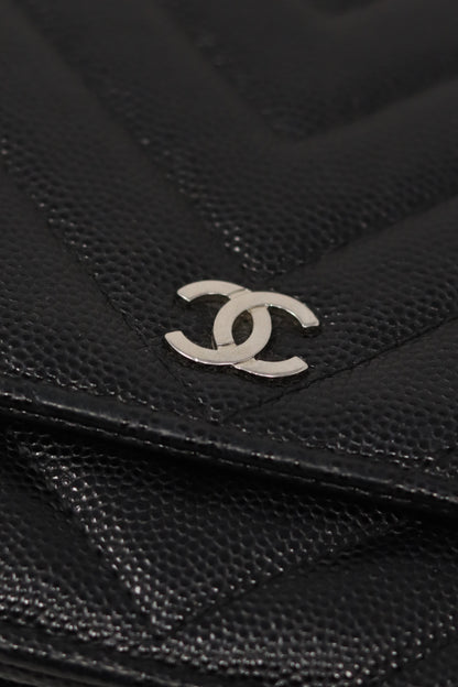 Pre-Owned Chanel 2017-2018 V Pattern Wallet On Chain Black
