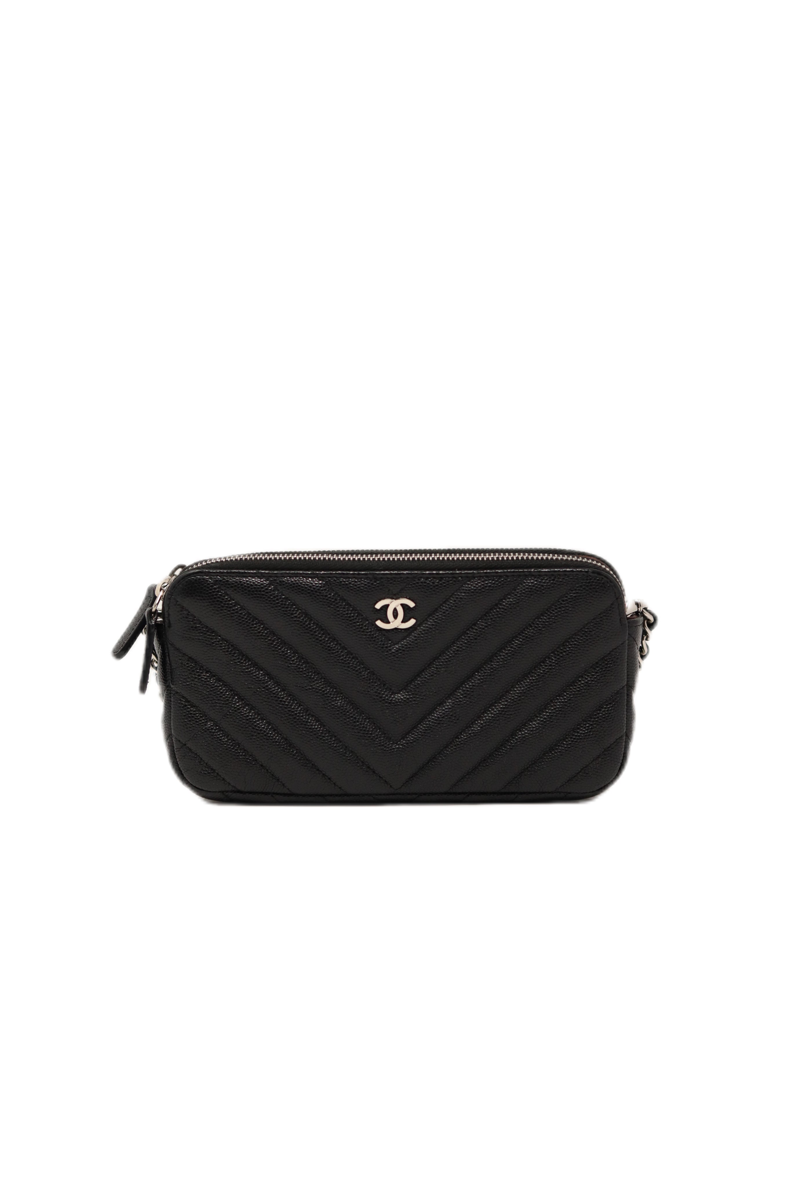 Pre-Owned Chanel V Pattern Double zip wallet on chain