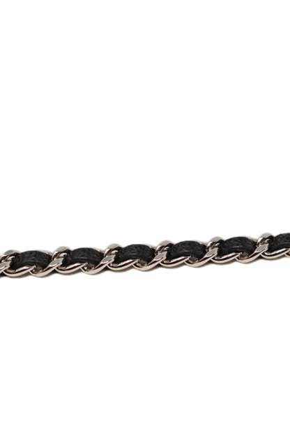 Pre-Owned Chanel V Pattern Double zip wallet on chain
