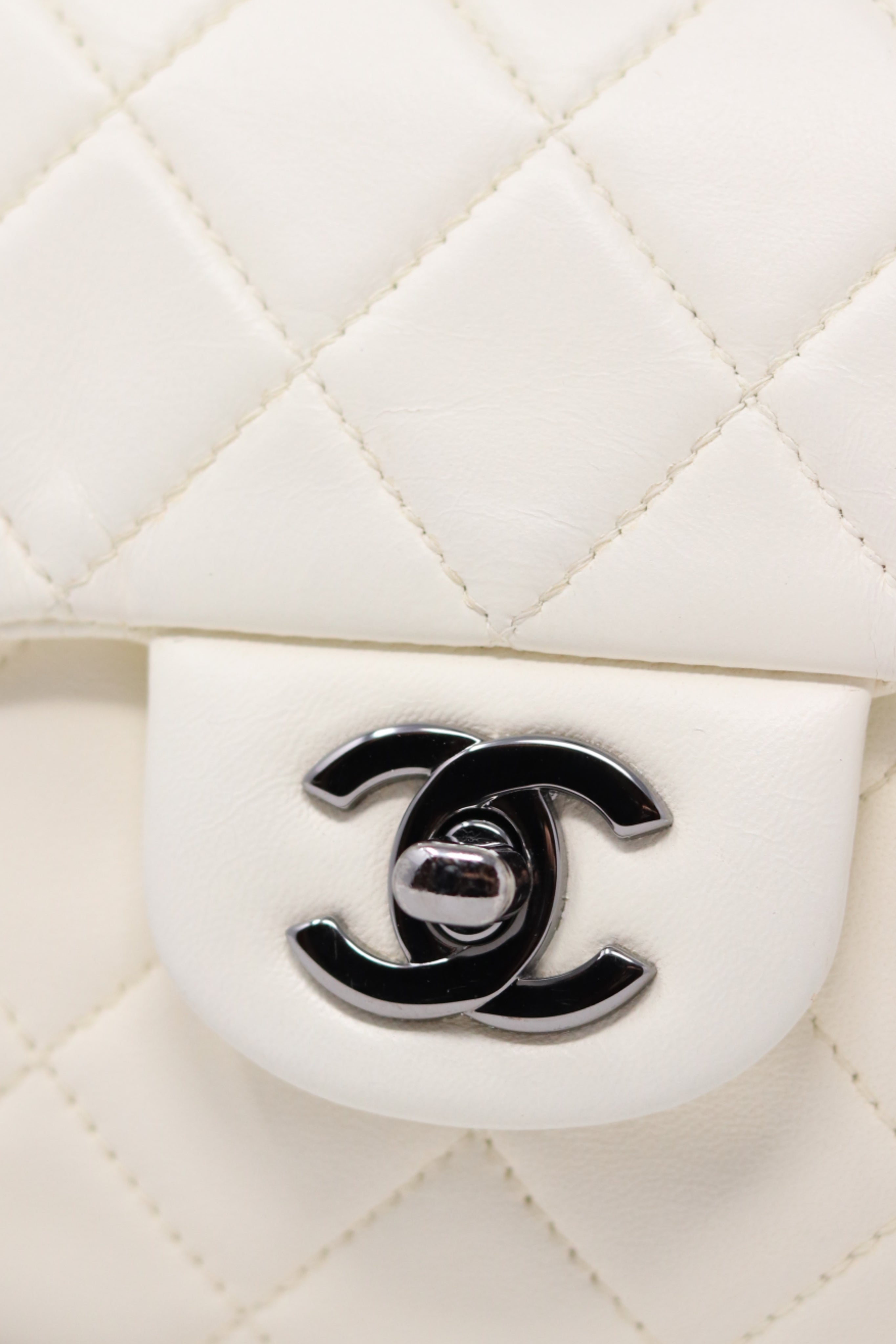 Pre-Owned CHANEL Hula Hoop Bag Lambskin/Calfskin