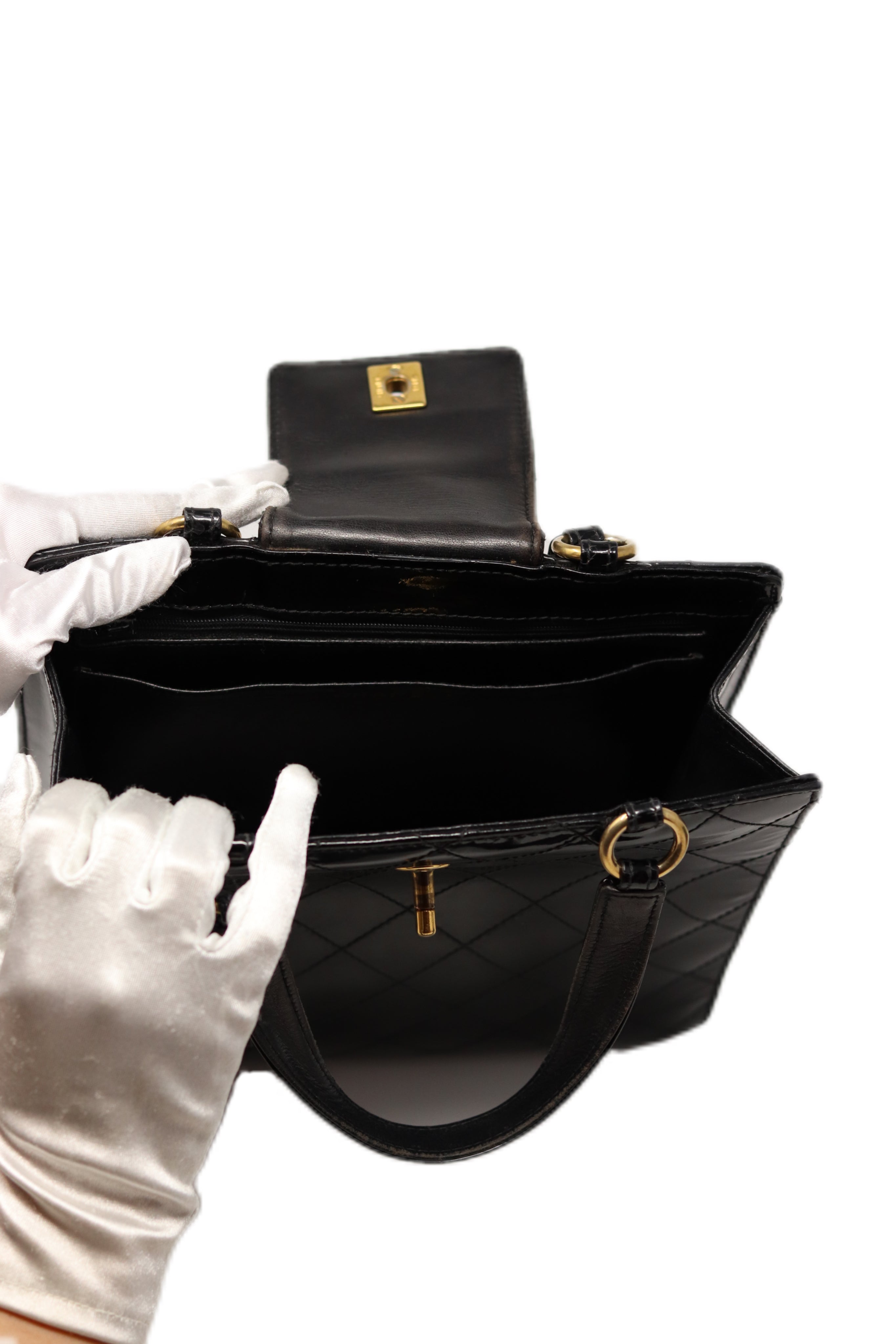Pre-Owned Chanel Patent Wild Stitch Tote Bag
