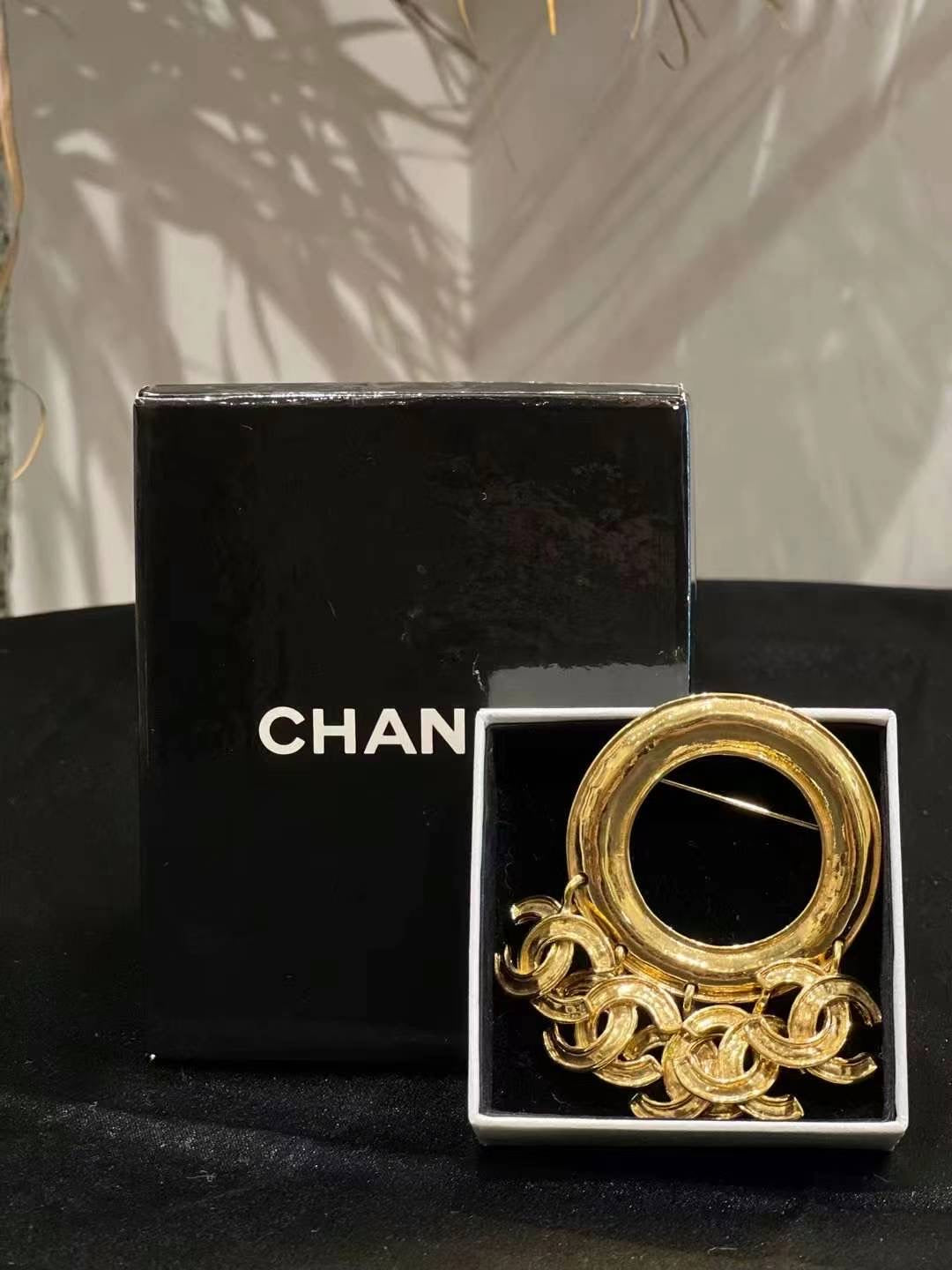 Pre-Owned CHANEL 90's CC Charm Brooch Pin